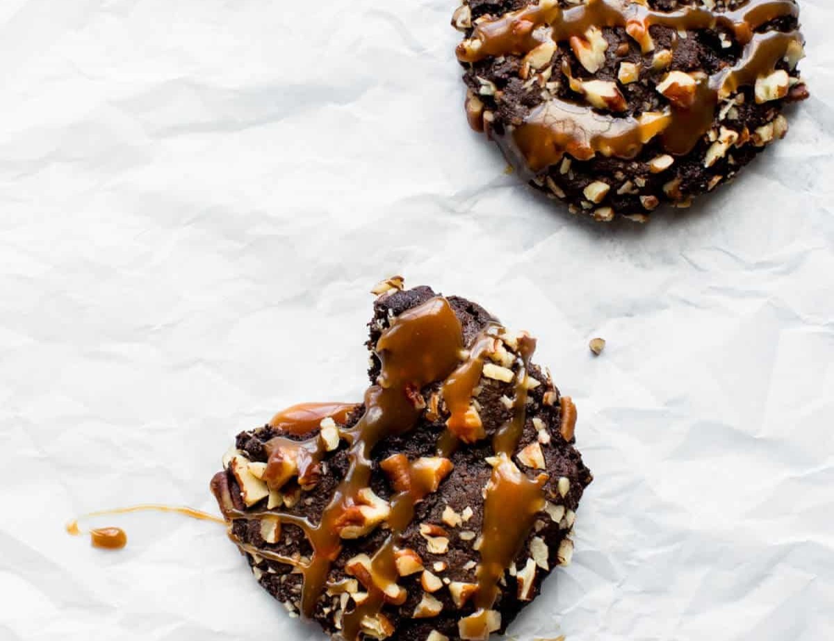 Chocolate Turtle Cookies suggested serving
