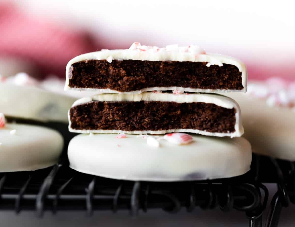 Peppermint Bark Cookies suggested serving
